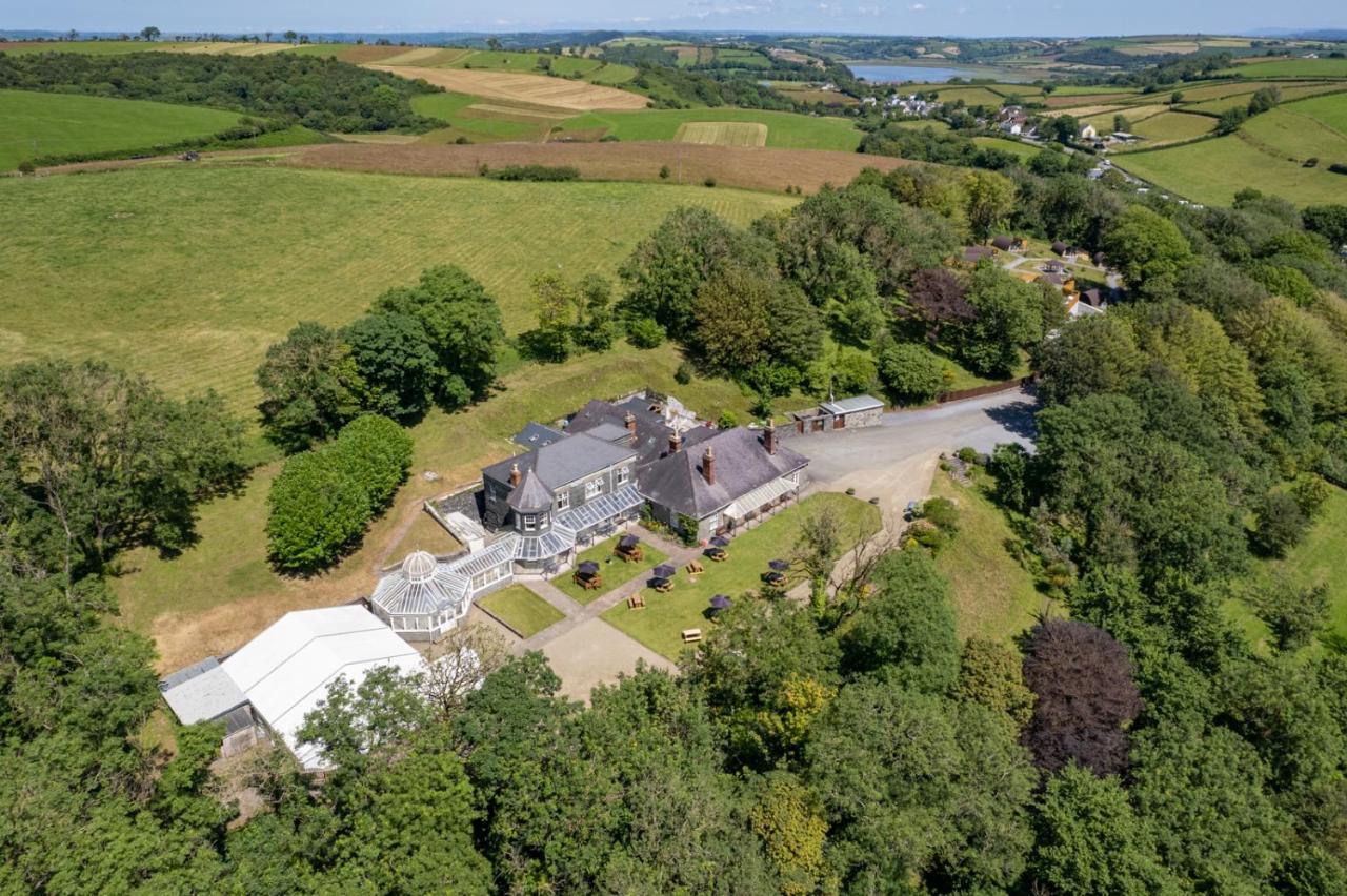 Broadway House Bed & Breakfast Laugharne Exterior photo